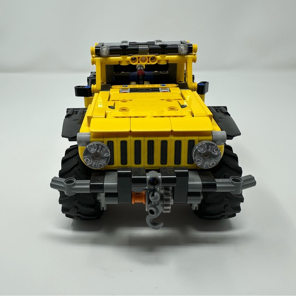 Lego Jeep Wrangler 42122 Technic Car Toy Display - Picture 2 of 5